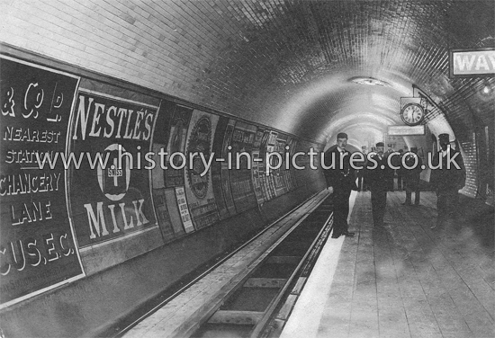 Twopenny Tube Platform, Bank Station. London. c.1904.